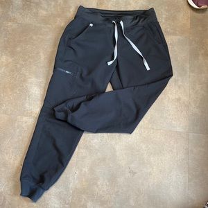 Figs black Zamora jogger size Small petite. Great shape.